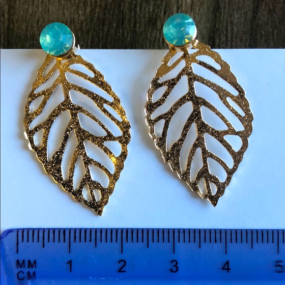 Beautiful Lightweight earrings - Picture 2 of 3